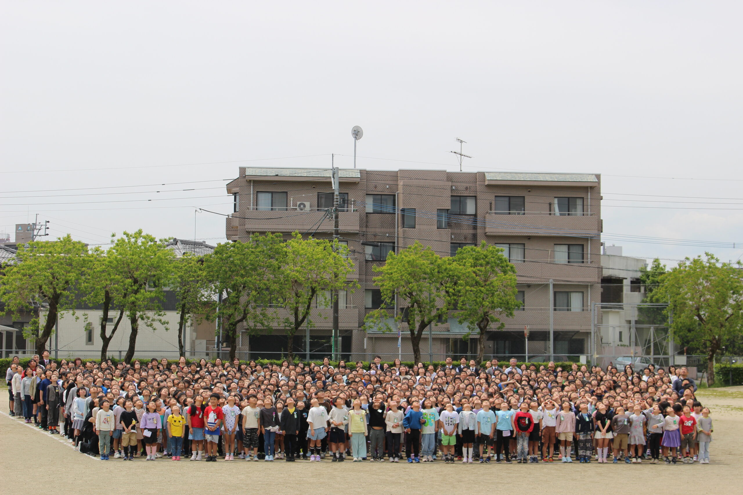 お空に向かって『ハイ、チーズ!』~祝70周年「航空写真撮影」に密着 を公開しました。のイメージ画像